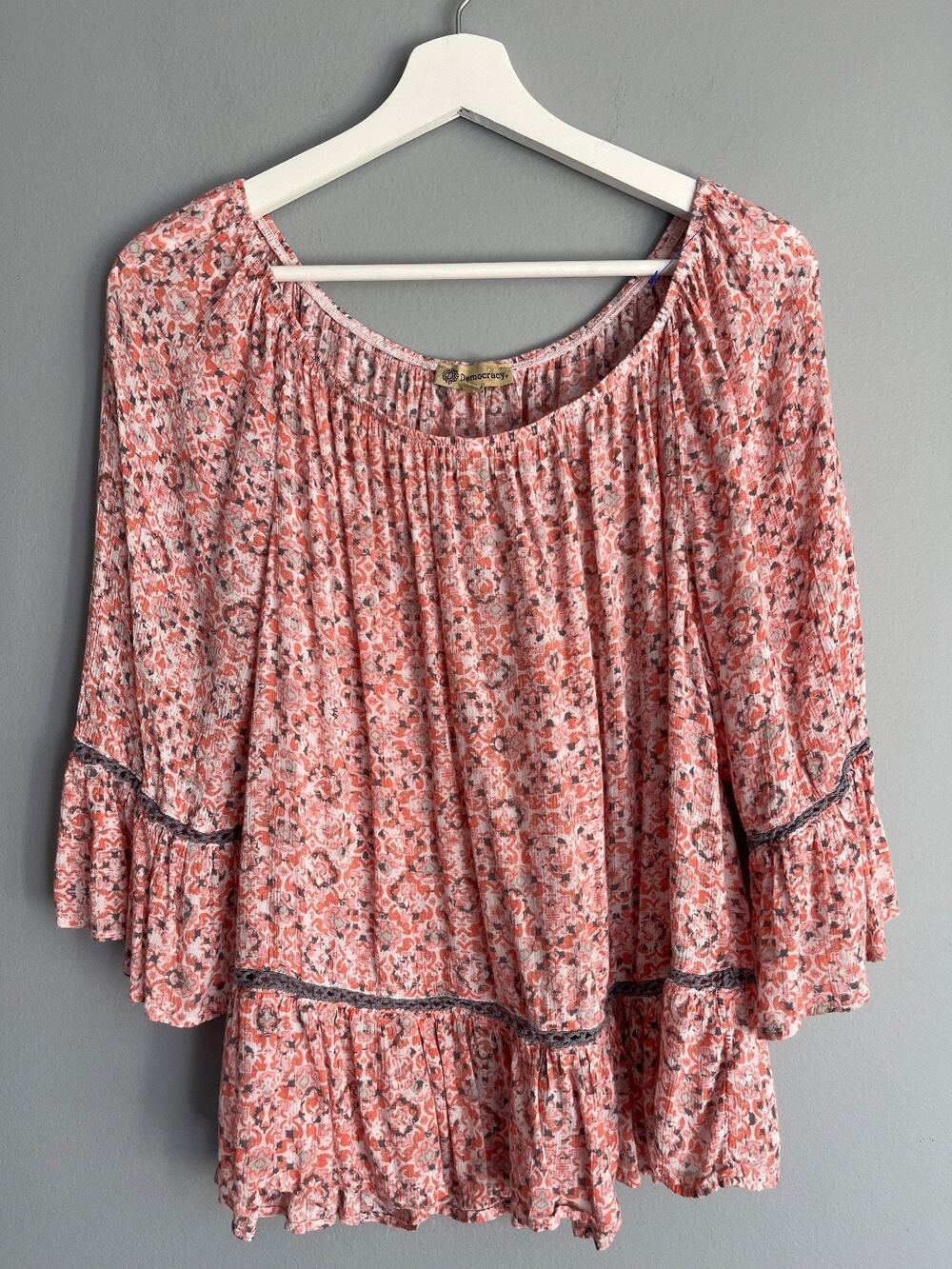 Democracy Women's Off Shoulder Peasant Top Bell Sleeve Coral Floral M Boho